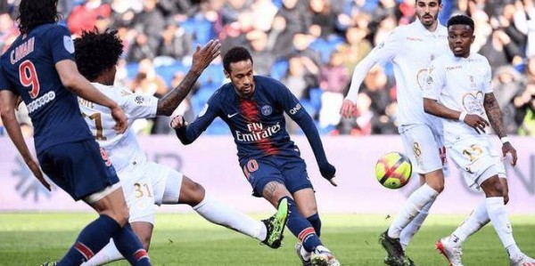 法甲中游卡位战!朗斯主场冲欧战,巴黎 FC 客场保排名