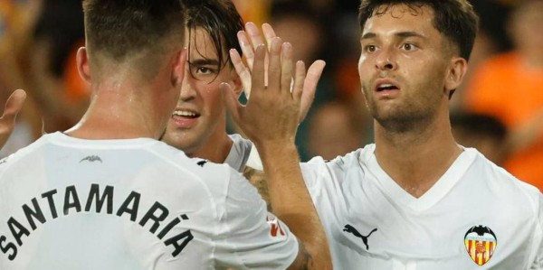 西甲最新比赛战报:毕尔巴鄂惨败,比利亚雷亚尔绝杀逆转,皇马5连胜