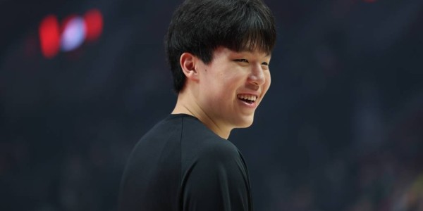 杨瀚森2米16背运过人!乐福:这是天赋 太不可思议了